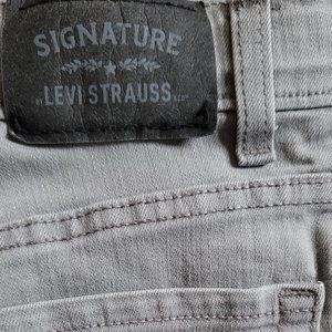 Signature by Levi Strauss